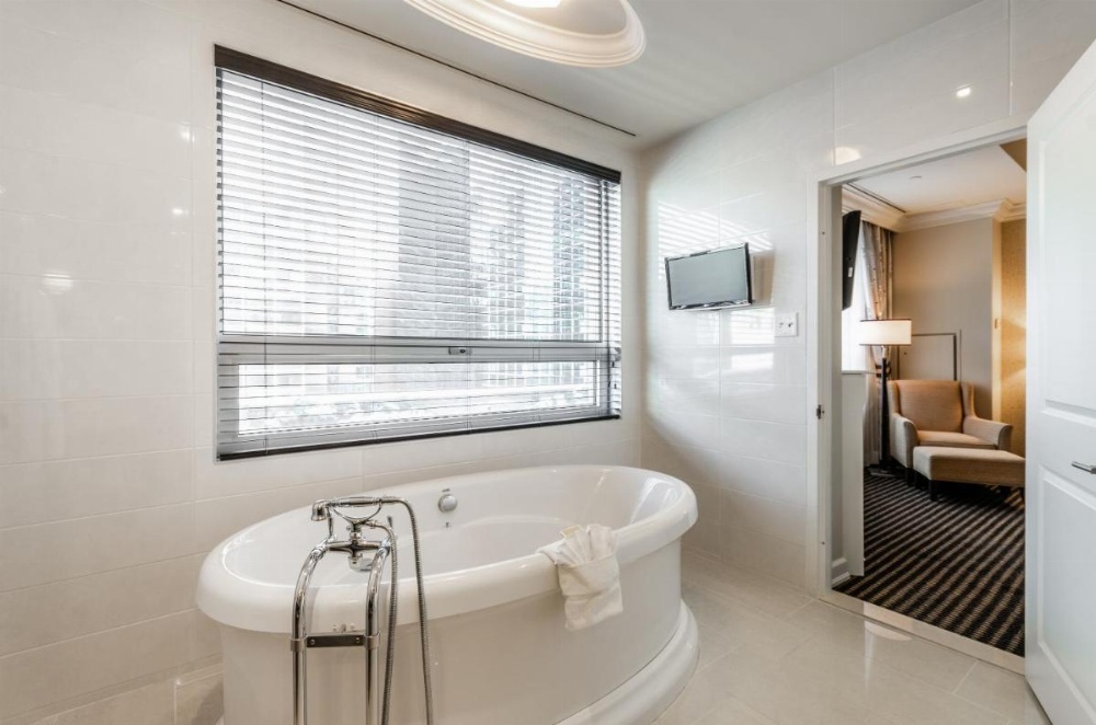Room image 3